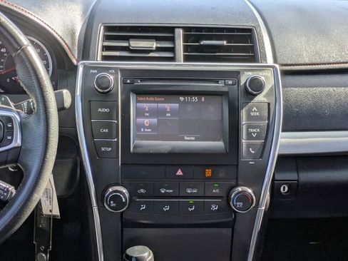Used 2017 Toyota Camry SE image 15