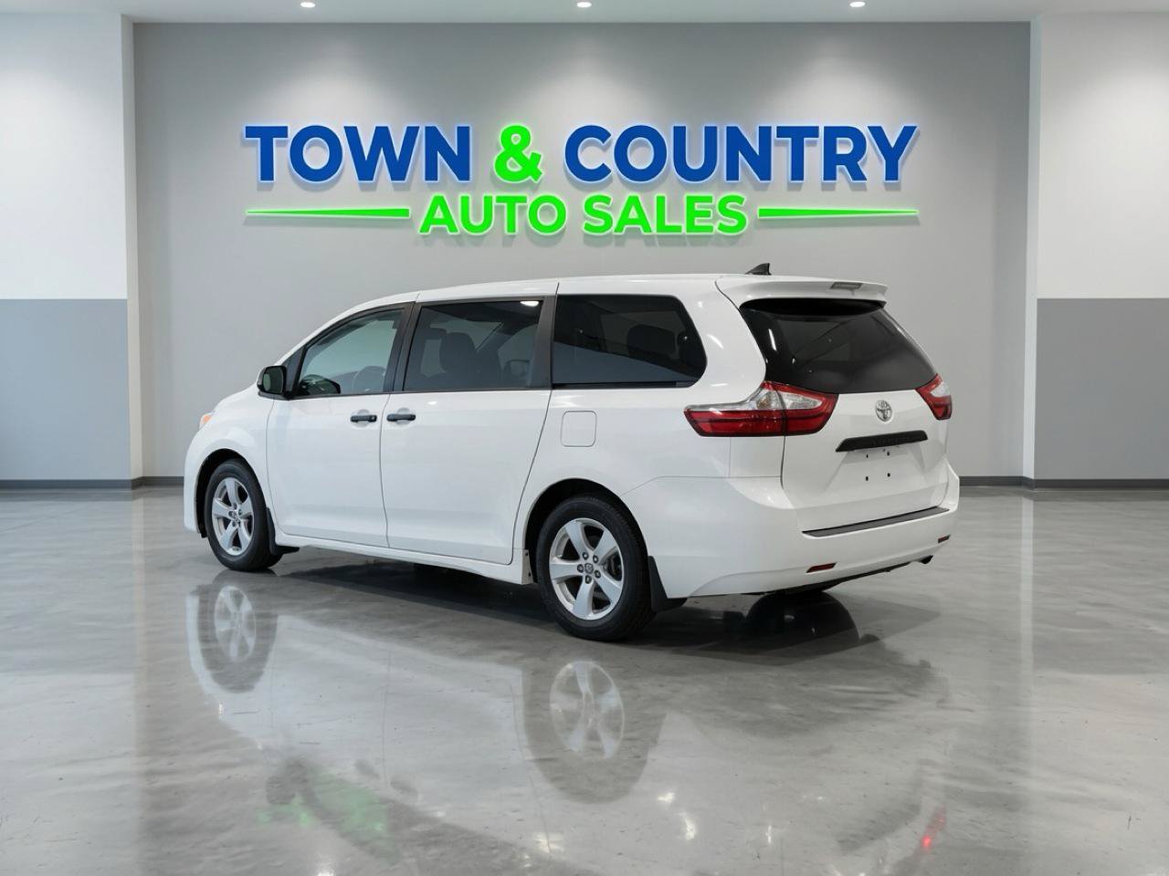 Used 2020 Toyota Sienna L FWD image 3
