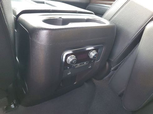 Used 2022 GMC Yukon Denali image 15