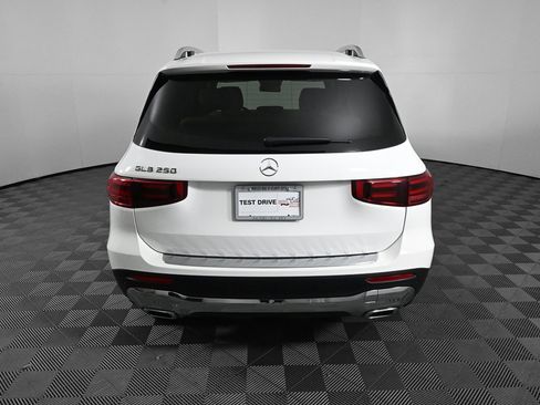 Used 2025 Mercedes-Benz GLB 250 image 28
