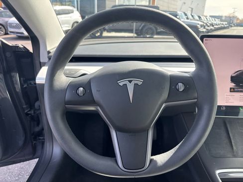 Used 2023 Tesla Model 3 Standard Range image 10