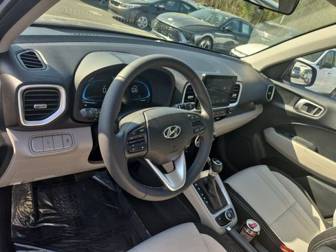 New 2026 Hyundai Venue SEL image 16
