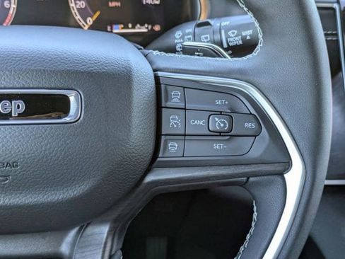 New 2025 Jeep Grand Cherokee Limited w/ Luxury Tech Group II image 27