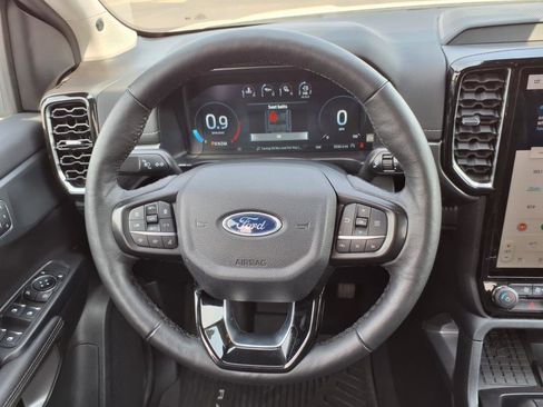 Used 2024 Ford Ranger Lariat w/ Trailer Tow Package image 23