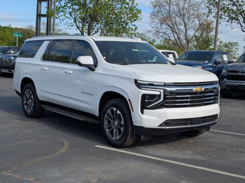 New 2026 Chevrolet Suburban LT w/ Comfort Package AWD/4WD image 2