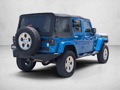 Used 2015 Jeep Wrangler Unlimited Sahara w/ Connectivity Group AWD/4WD image 5