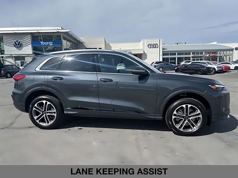 Certified 2025 Audi Q5 Premium w/ Convenience Package image 2