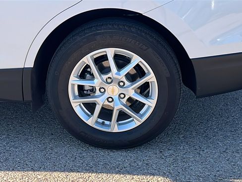 Certified 2024 Chevrolet Equinox LT image 5