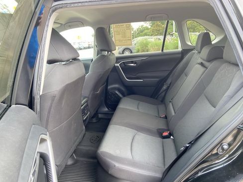 Used 2024 Toyota RAV4 XLE AWD/4WD image 48