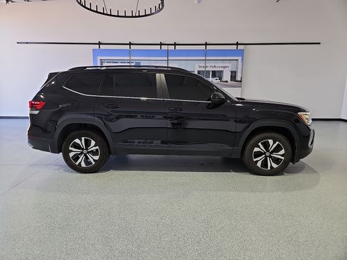 Used 2024 Volkswagen Atlas SE FWD image 9