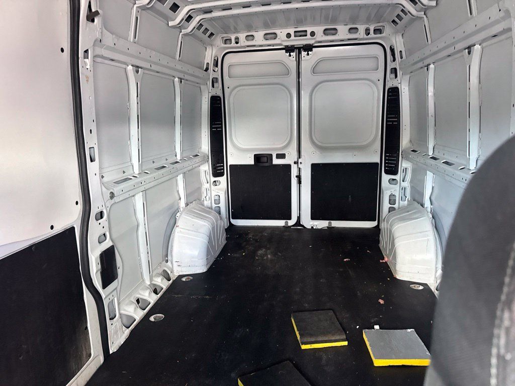 Used 2023 RAM ProMaster 2500 FWD image 2