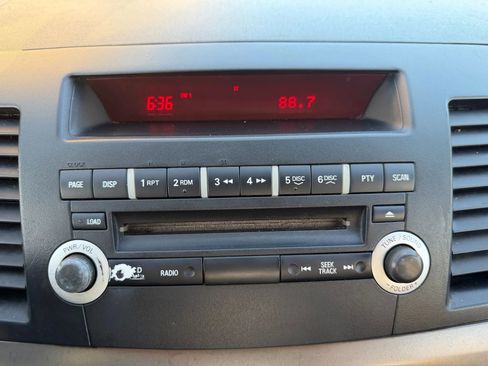 Used 2013 Mitsubishi Lancer ES image 40