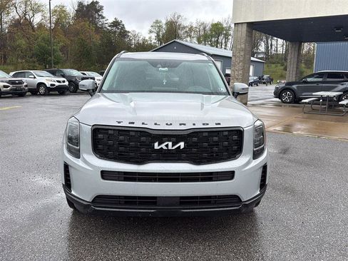 Used 2022 Kia Telluride EX w/ EX Premium Package AWD/4WD image 2