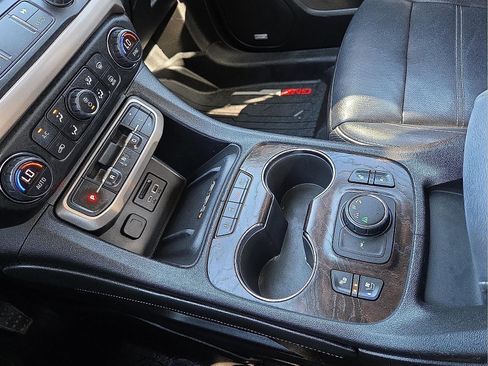 Certified 2020 GMC Acadia Denali w/ LPO, Floor Liner Package image 25