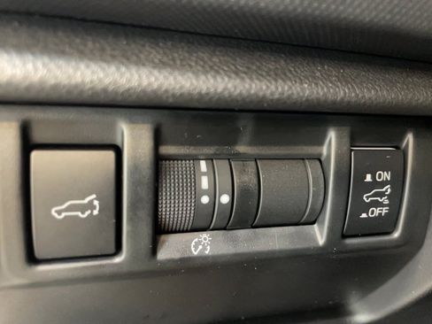 Used 2025 Subaru Forester Premium AWD/4WD image 19