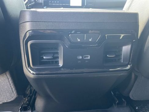 Used 2024 GMC Sierra 2500 AT4X AWD/4WD image 22