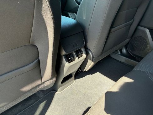 Used 2025 Chevrolet Equinox LT AWD/4WD image 18