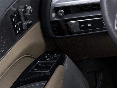 New 2026 Cadillac Lyriq Signature Luxury image 22