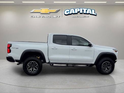 Used 2026 Chevrolet Colorado ZR2 w/ Technology Package AWD/4WD image 6