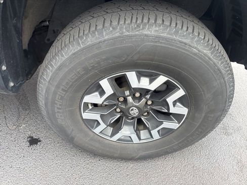 Used 2019 Toyota Tacoma TRD Off-Road image 19