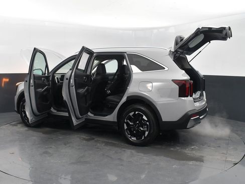 Used 2025 Kia Sorento S FWD image 53
