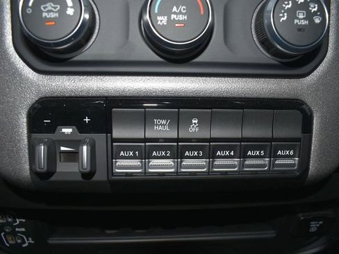 Used 2024 RAM 2500 Tradesman w/ Chrome Appearance Group image 39