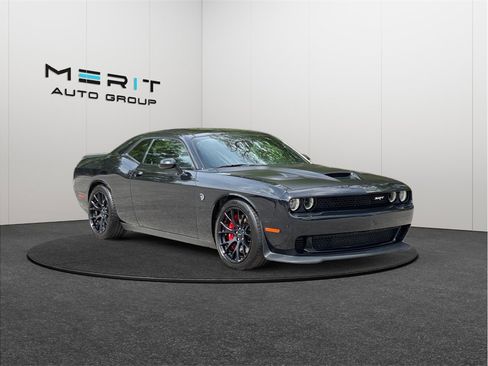 Used 2015 Dodge Challenger SRT Hellcat RWD image 1