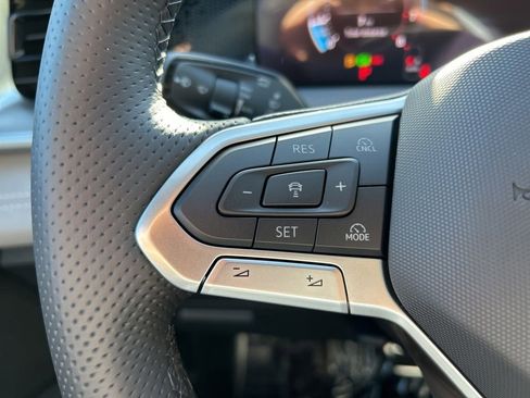 New 2026 Volkswagen Tiguan SE R-Line image 28