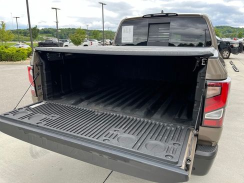 Used 2024 Nissan Titan PRO-4X w/ Pro-4x Convenience Package AWD/4WD image 22