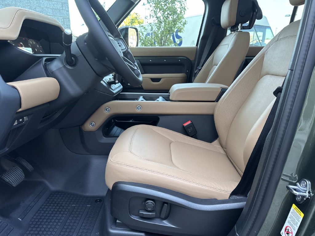 New 2026 Land Rover Defender 110 S AWD/4WD image 20
