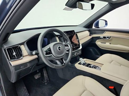 Certified 2026 Volvo XC90 B6 Plus w/ Protection Package Premier image 16