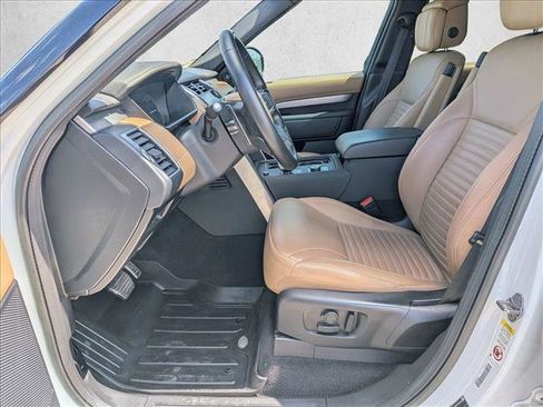 Used 2023 Land Rover Discovery HSE R-Dynamic AWD/4WD image 16