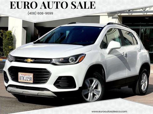 Used 2018 Chevrolet Trax LT w/ LT Convenience Package image 1