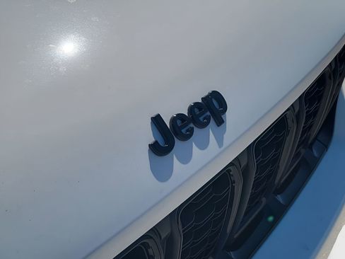 New 2025 Jeep Grand Cherokee Limited w/ Black Appearance Package AWD/4WD image 41
