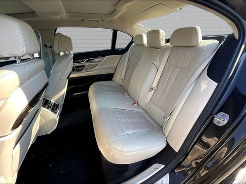 Used 2017 BMW 740i RWD image 21