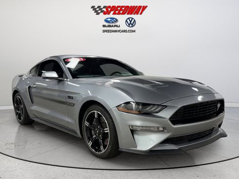 Used 2021 Ford Mustang GT Premium w/ Equipment Group 401A RWD image 2