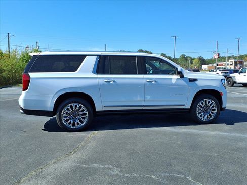 Used 2024 GMC Yukon XL Denali Ultimate AWD/4WD image 20