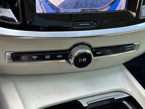Certified 2023 Volvo S60 B5 Plus w/ Climate Package FWD image 23