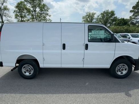 New 2026 GMC Savana 2500 image 9