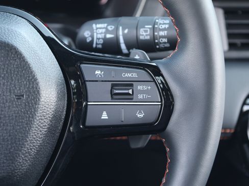 Used 2025 Honda Pilot TrailSport image 21