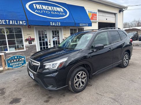 Used 2019 Subaru Forester Premium w/ All-Weather Package AWD/4WD image 4