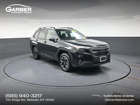 Used 2025 Subaru Forester Premium image 1