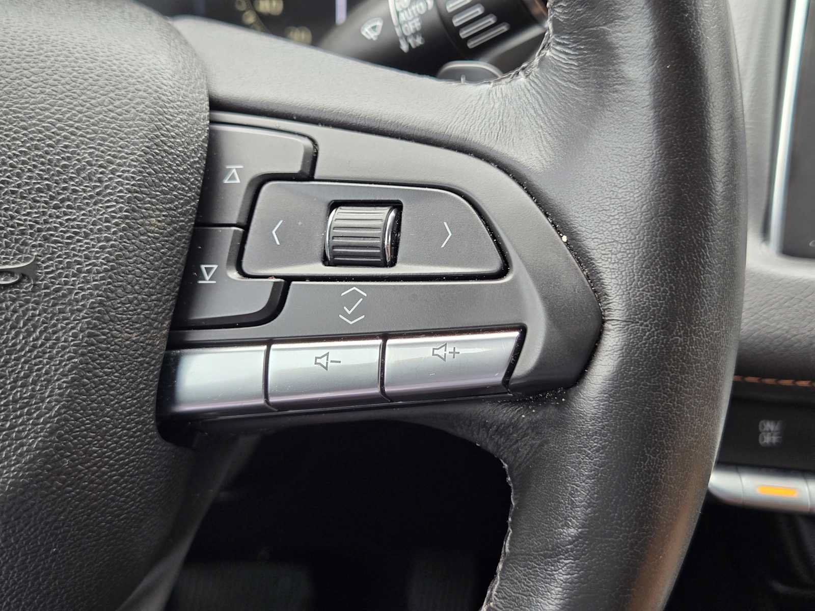 Certified 2023 Cadillac XT4 Premium Luxury FWD image 27