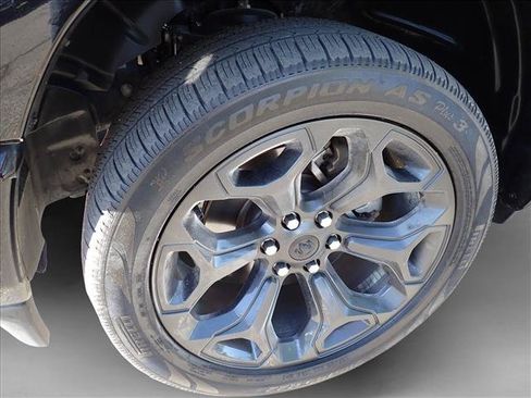 Used 2024 RAM 1500 Limited AWD/4WD image 7