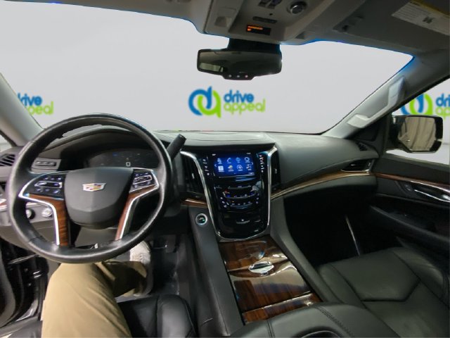 Used 2015 Cadillac Escalade Premium AWD/4WD image 30