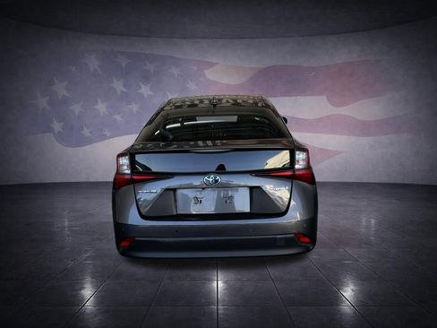 Used 2020 Toyota Prius LE image 4