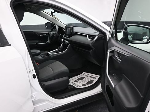Used 2019 Toyota RAV4 XLE w/ Carpet Mat Package image 13