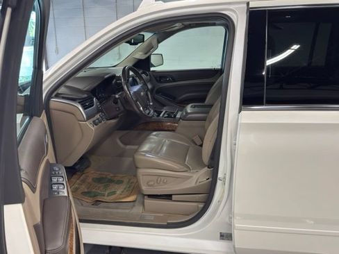 Used 2018 Chevrolet Suburban Premier AWD/4WD image 10