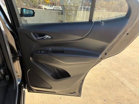 Used 2022 Chevrolet Equinox LT image 17