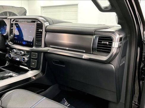 Used 2024 Ford F150 Platinum image 17